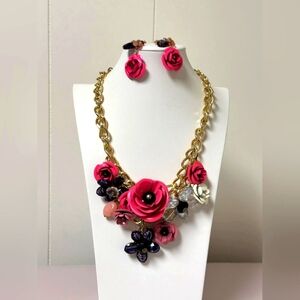 Floral Tone Gold Necklace and Earring Set